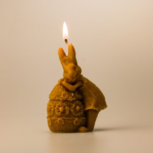 Świeca z wosku pszczelego Królik z jajkiem wielkanocnym
